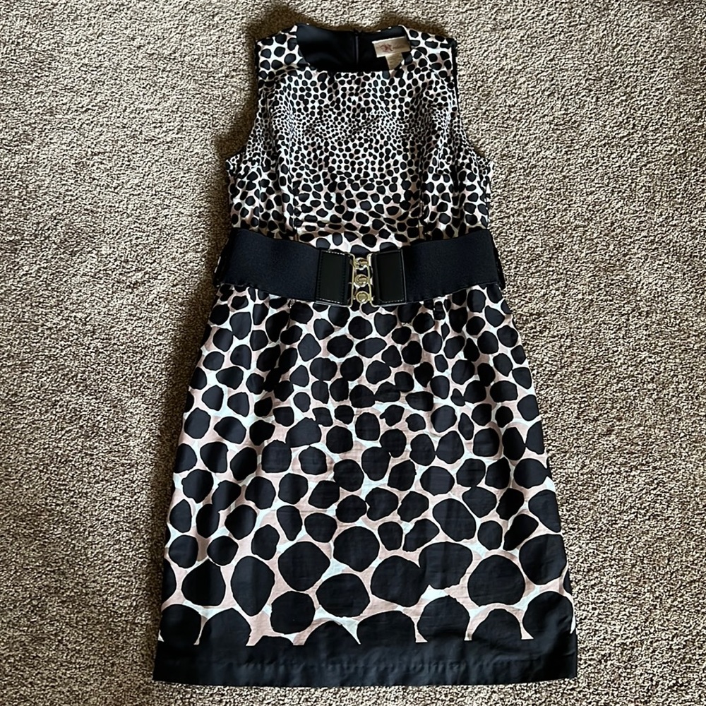 Sleeveless dress